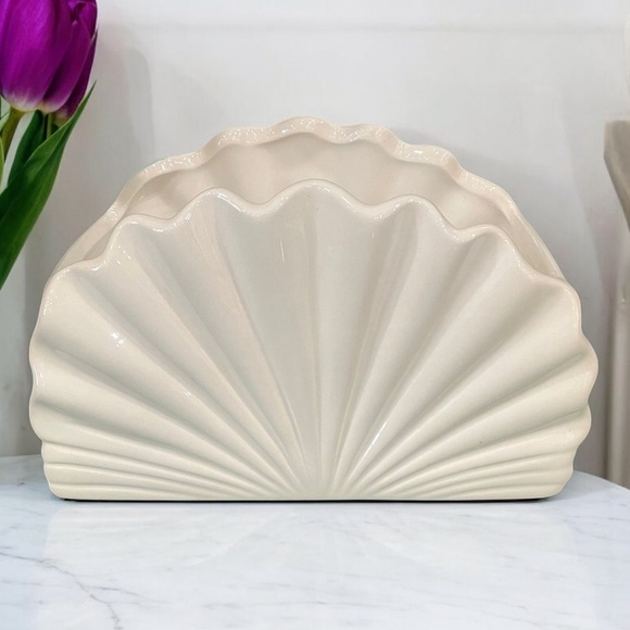 Vintage Ceramic Shell-Shaped Planter/Storage With Ocean-Themed Decorations - Picture 2 of 9